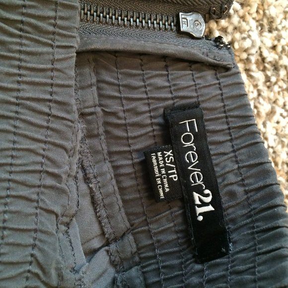 Forever 21 grey mini skirt - Picture 3 of 5